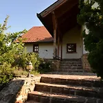 Pavakakas Vendeghaz 别墅